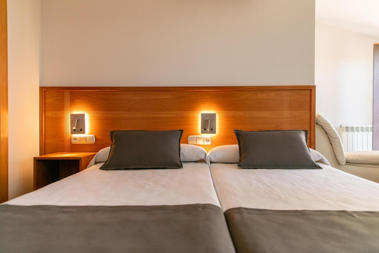 Aparthotel Cal Marcal Puig-reig Bagian luar foto