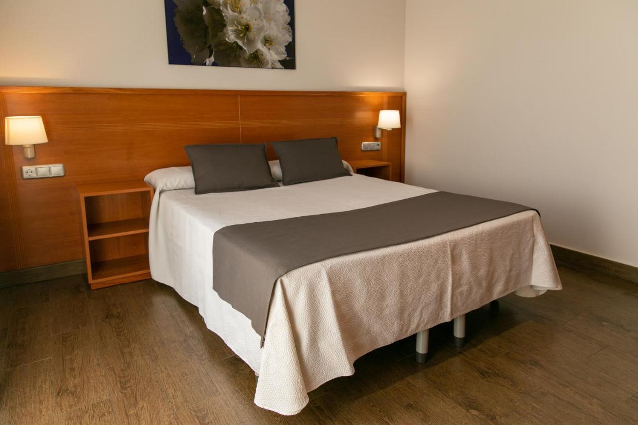 Aparthotel Cal Marcal Puig-reig Bagian luar foto