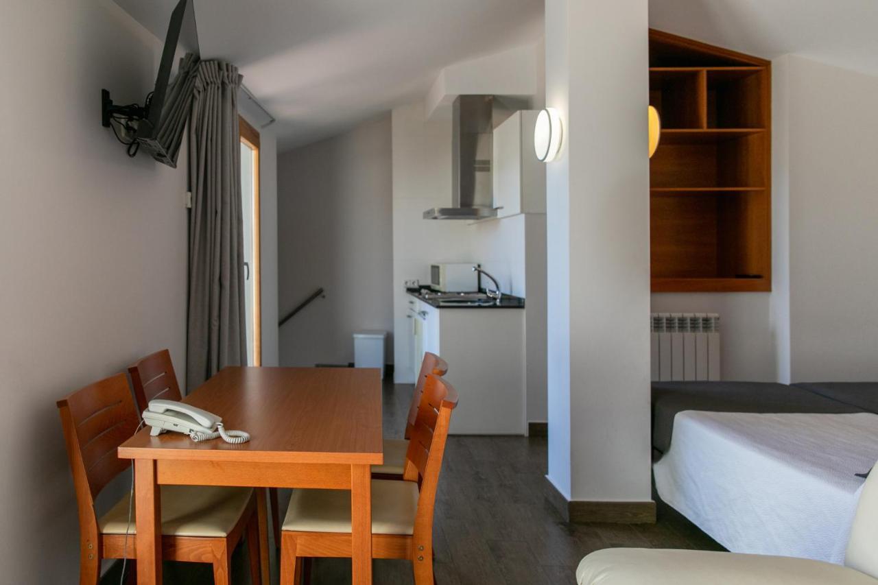 Aparthotel Cal Marcal Puig-reig Bagian luar foto