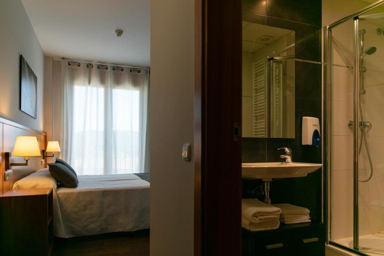 Aparthotel Cal Marcal Puig-reig Bagian luar foto