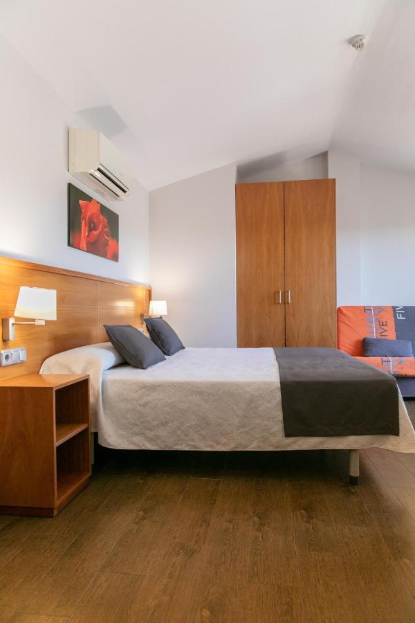 Aparthotel Cal Marcal Puig-reig Bagian luar foto