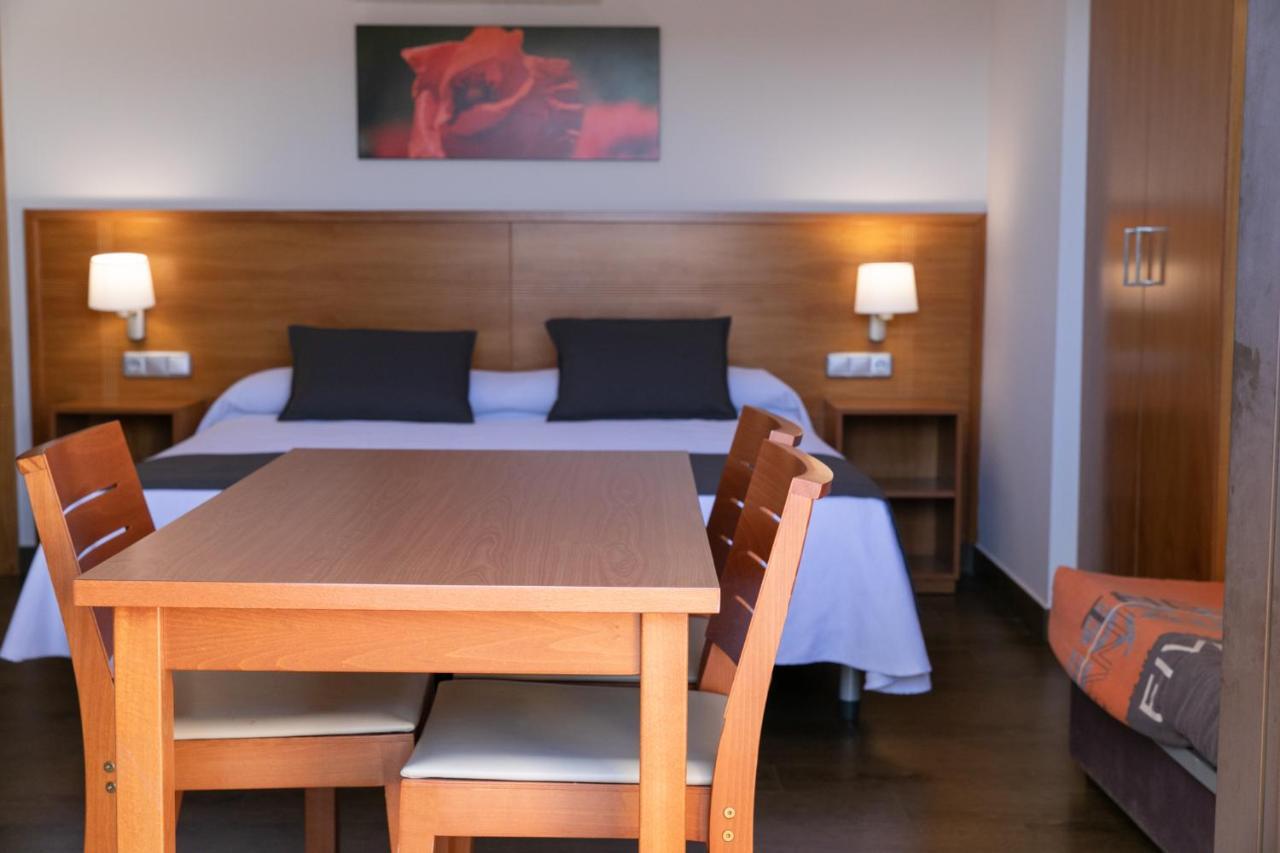 Aparthotel Cal Marcal Puig-reig Bagian luar foto