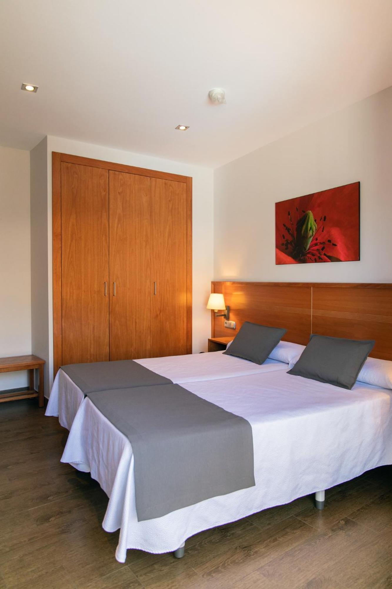 Aparthotel Cal Marcal Puig-reig Bagian luar foto
